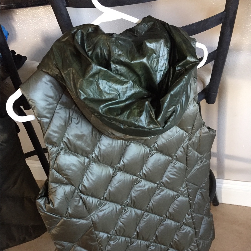 Gerry packable down reversible vest